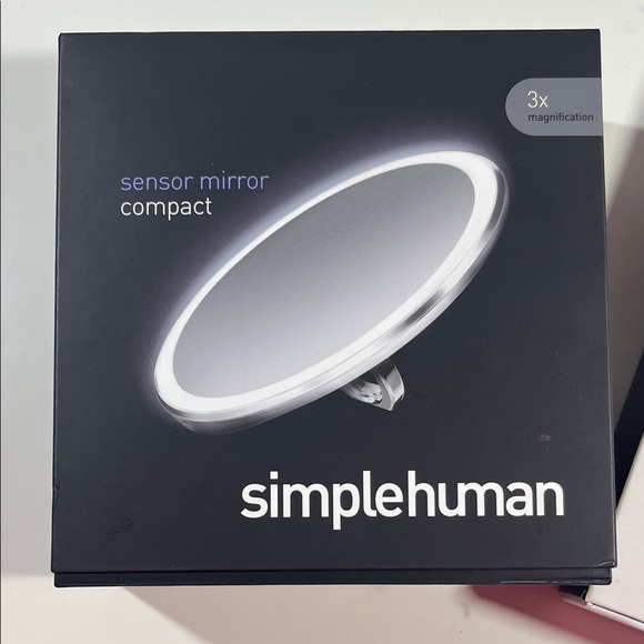 Simplehuman Silver Sensor Mirror with 3x Magnification - Picture 1 of 6